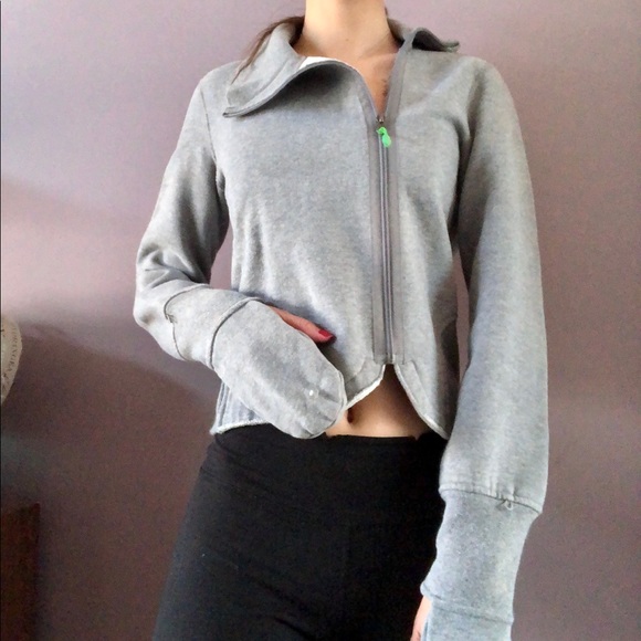 Vintage Lululemon runner’s sweater w gloves - Picture 3 of 8